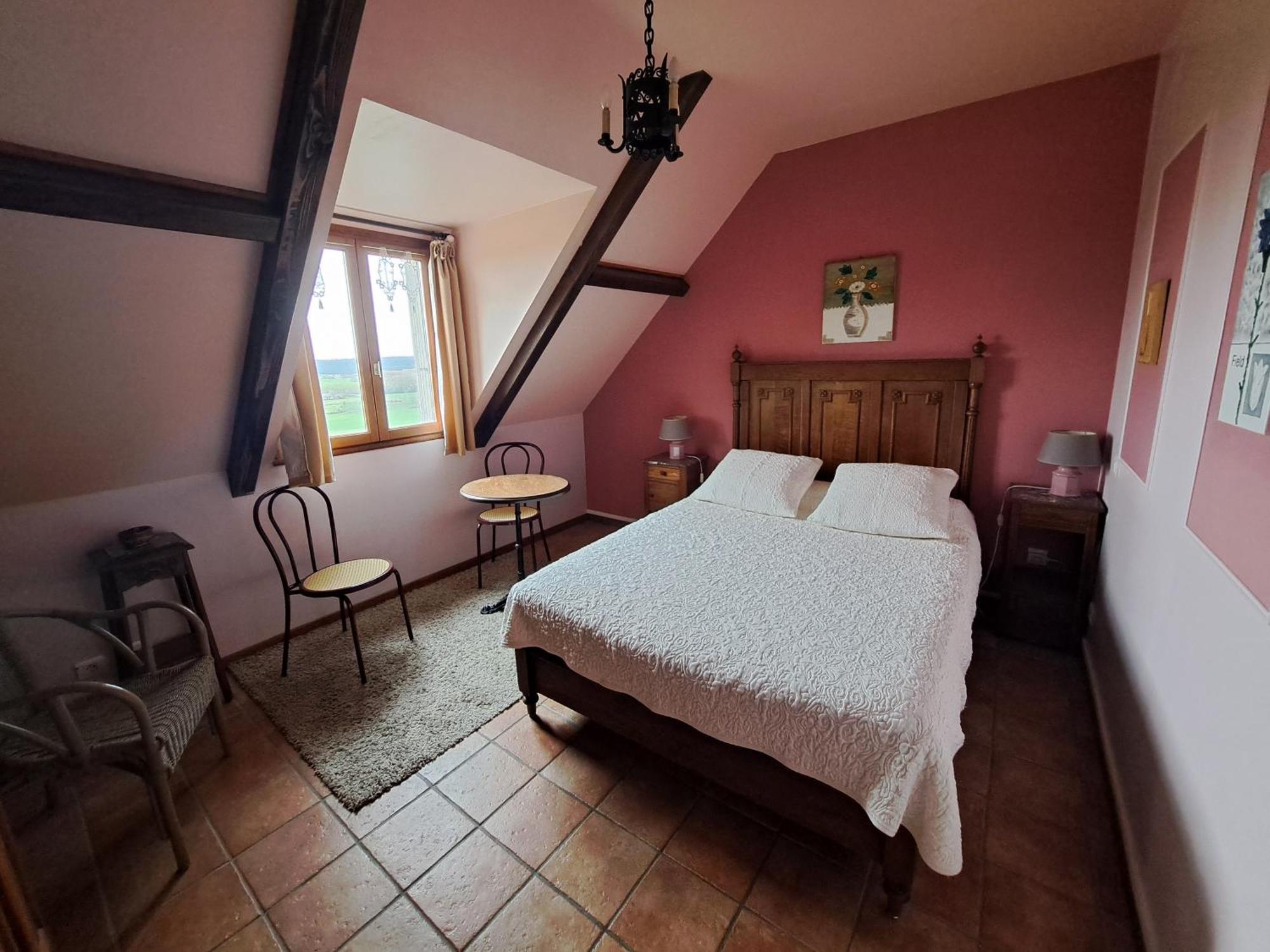 Location A Coucy Le Chateau Exterior foto