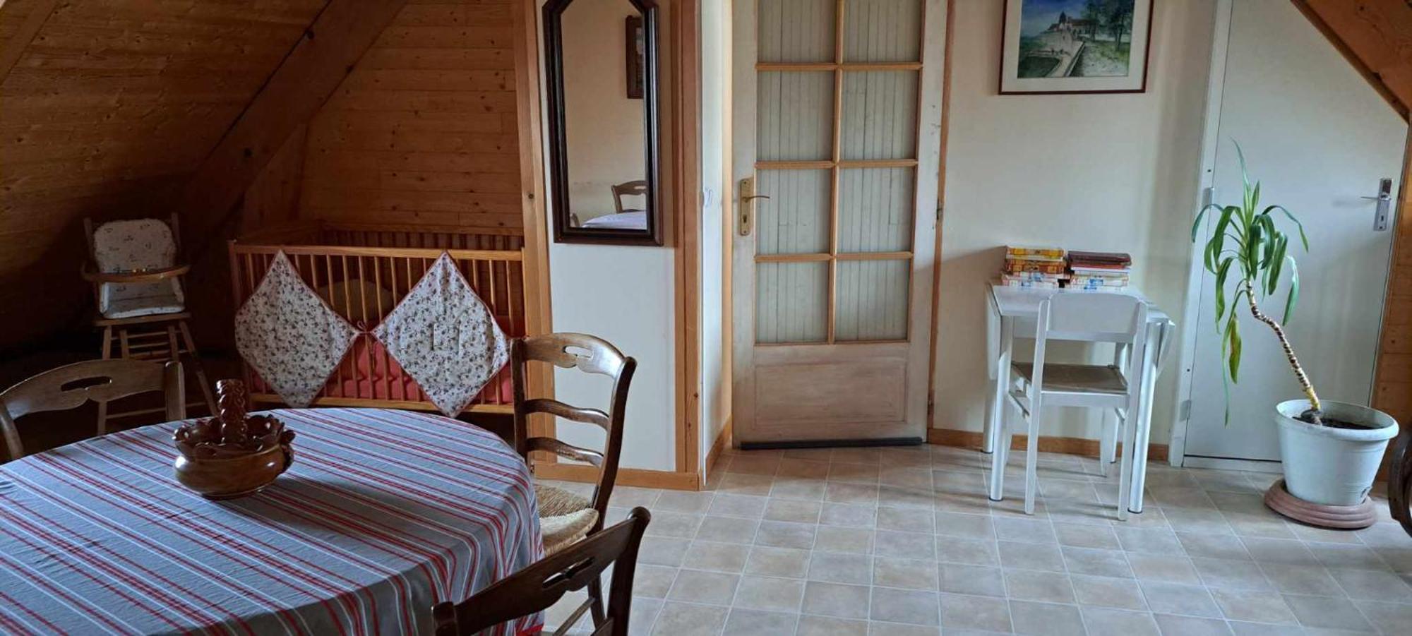 Location A Coucy Le Chateau Exterior foto